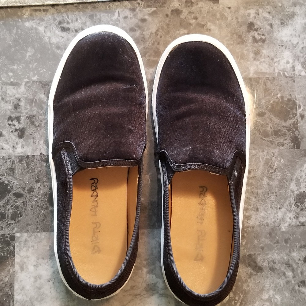 DIRTY LAUNDRY SLIP ON BLACK SHOES 7 FRANKLIN